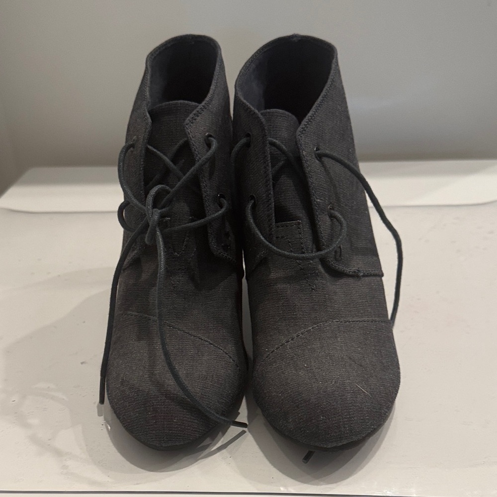 Toms Women's Black Lace Up Boots